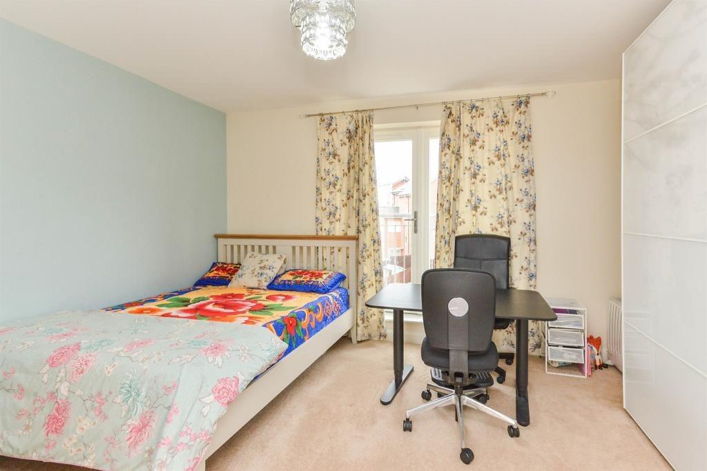 Carradine Crescent, Oxley Park, Milton Keynes